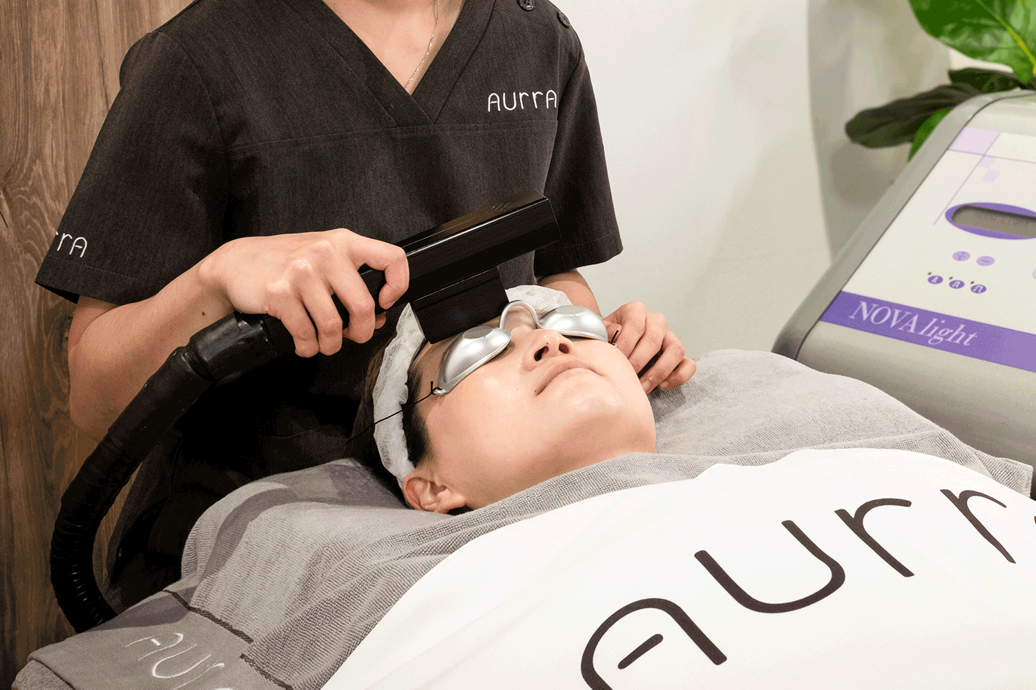 Image of the Skin Glow Facial at AURRA.